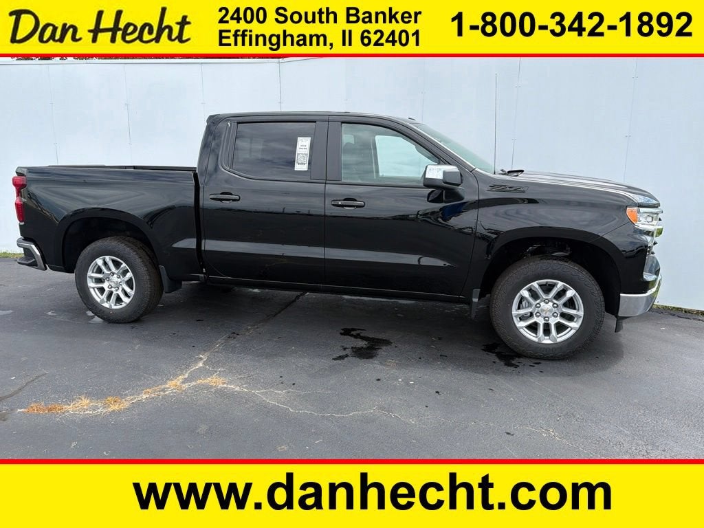 2026 Chevrolet Silverado 1500 LT in Black — front three-quarter view